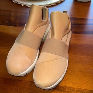 NWOT J/Slides Manic strap slip on tennis shoes